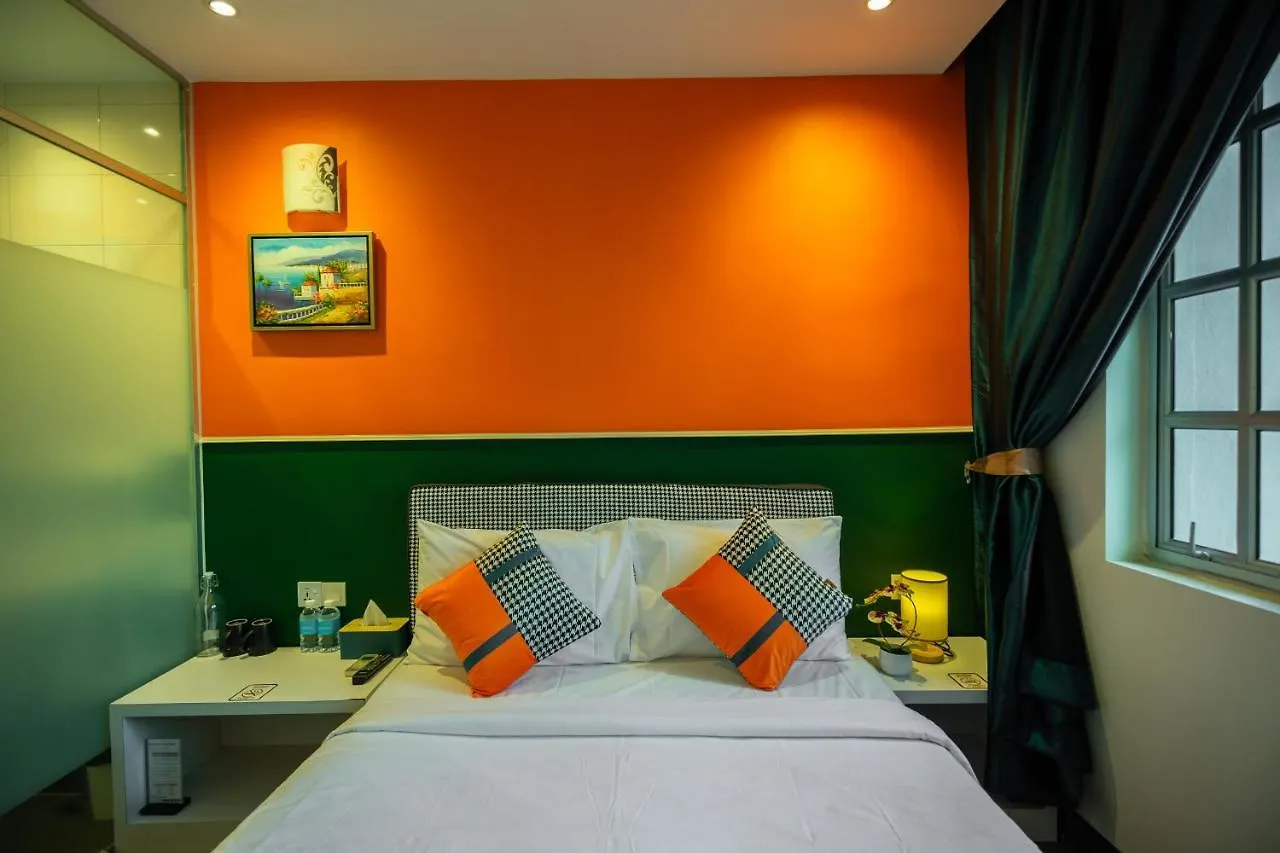 Link Hotel George Town 2*,